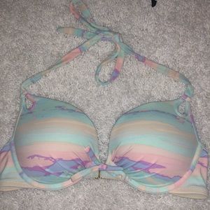 Victoria’s Secret bombshell bikini top